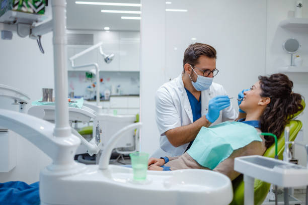 Best Wisdom Tooth Removal  in Cleveland, FL